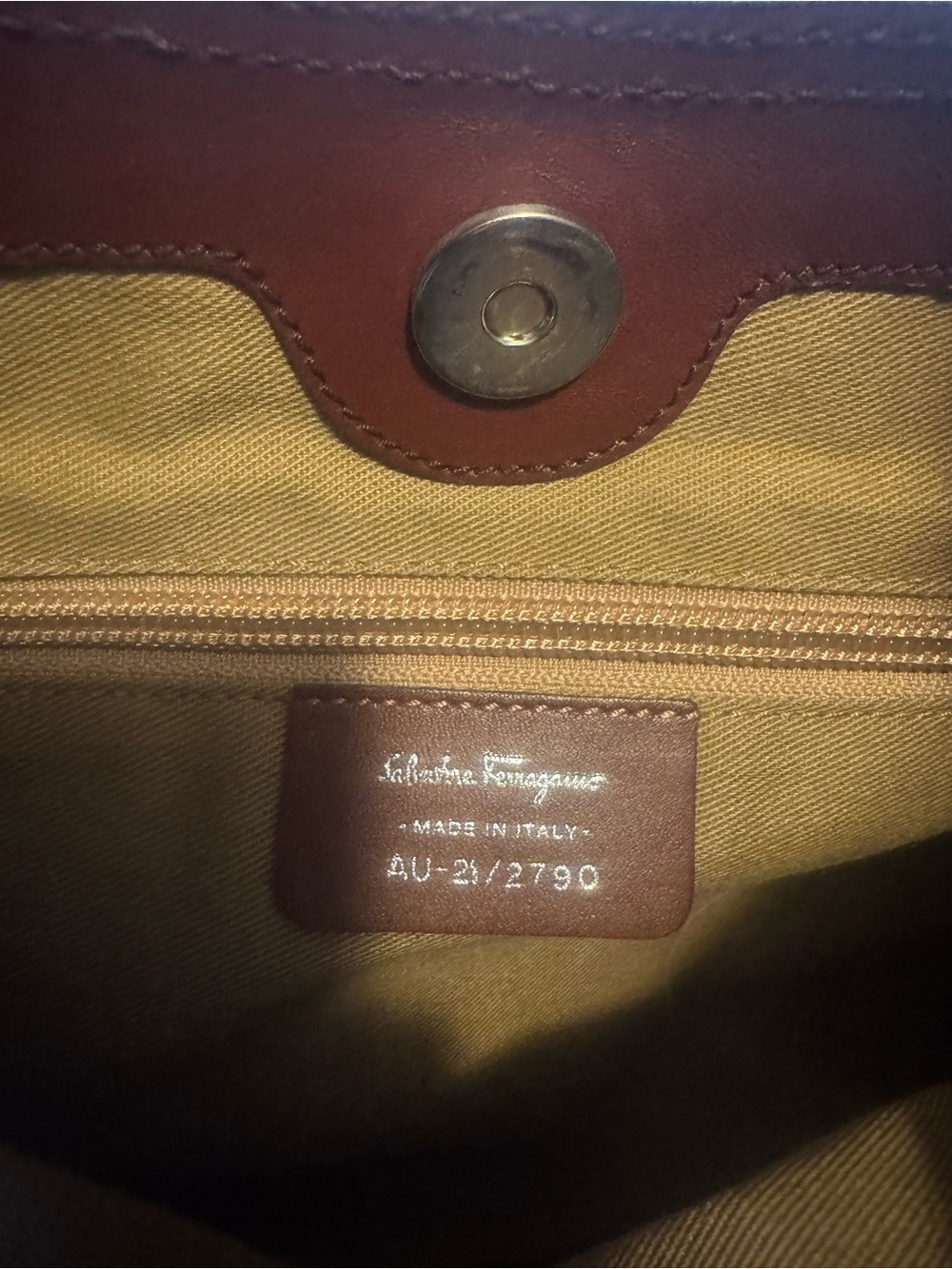 Salvatore Ferragamo Brown Croc-Embossed Leather Hobo Shoulder Bag - Picture 4 of 8